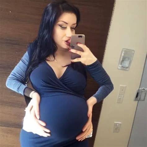 shemale pregnant